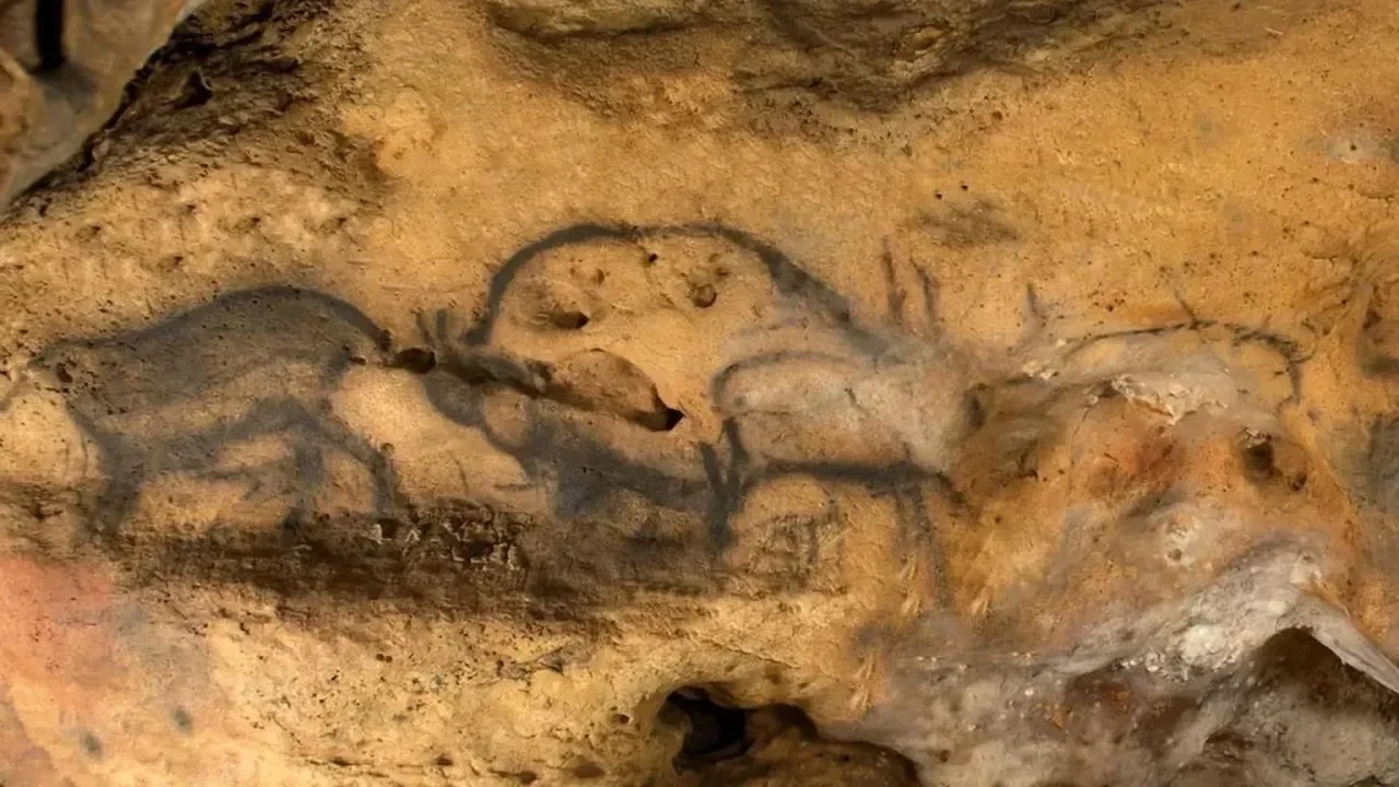 French Researchers Date Paleolithic Cave Art at Font-de-Gaume to 13,000 Years Ago
