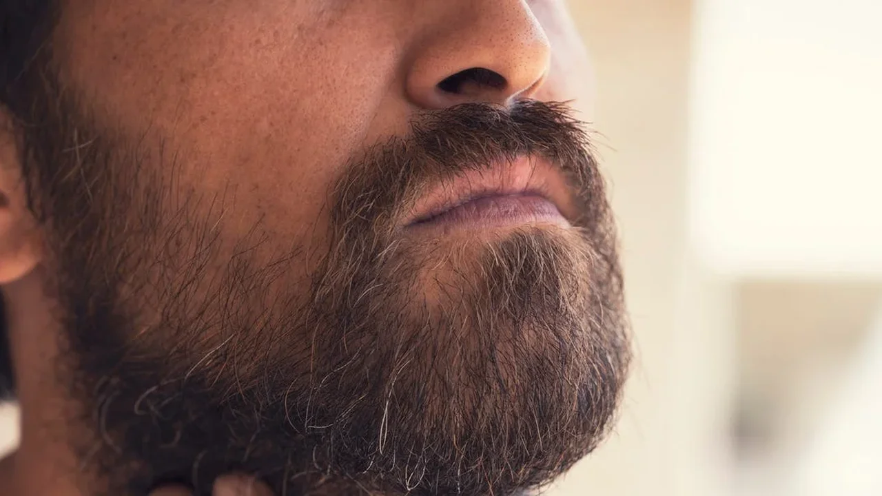 Dermatologists Share a Practical Routine to Help Reduce Beard Dandruff