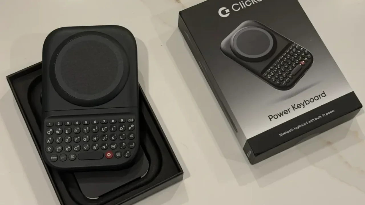 Clicks' Power Keyboard revives physical typing for smartphones