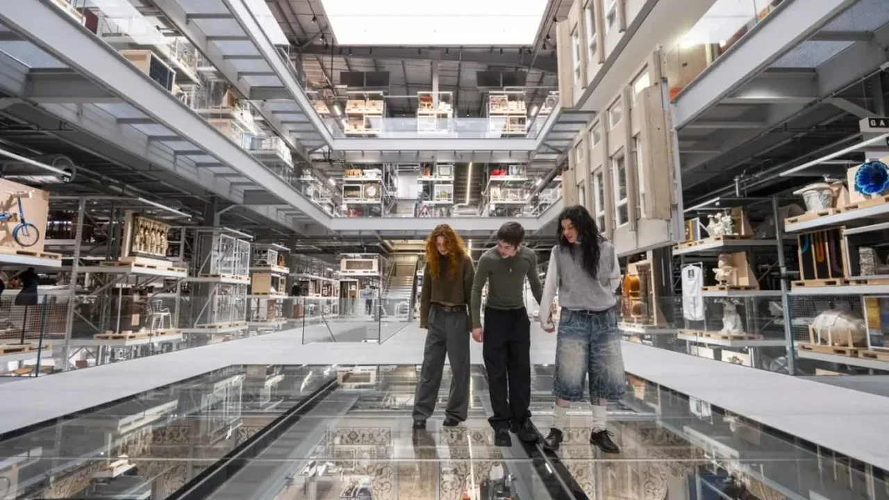 V&A East Storehouse Updates Break Policy as Staff Talks Continue