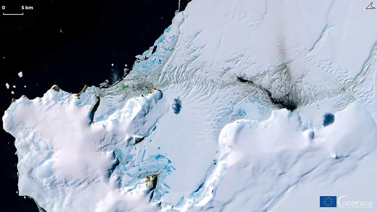 Antarctica's Melting Ice Is Releasing Mercury at Record Pace