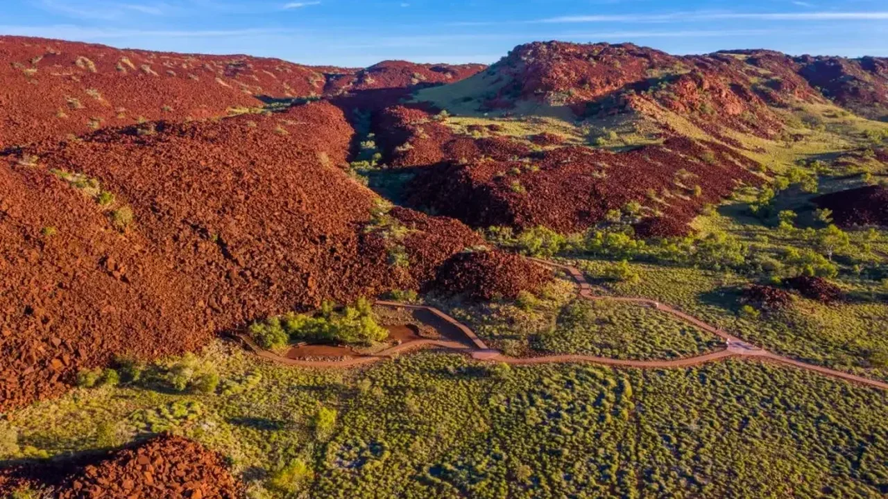 Study Highlights Sulfur Emissions' Impact on Murujuga Rock Art