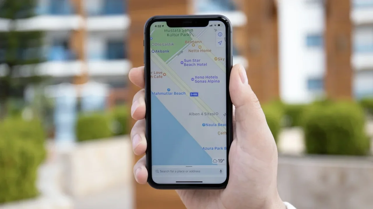 Apple Maps' Ad Era Puts the Spotlight on Ad-Free Navigation