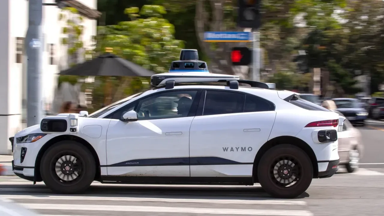 Robotaxi Test Fleets Scale Up as Safety Data Highlights Hard-Braking Challenges