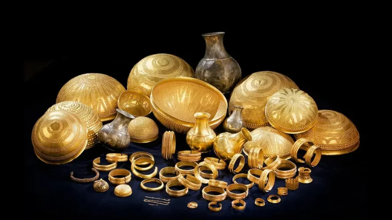 Treasure of Villena Gold Pieces Taken in Rapid Museum Break-In