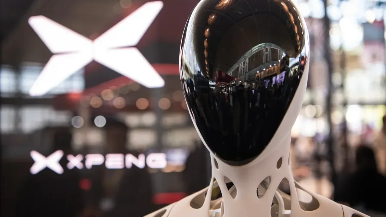 Chinese Automakers Accelerate Their Push Into Humanoid Robotics