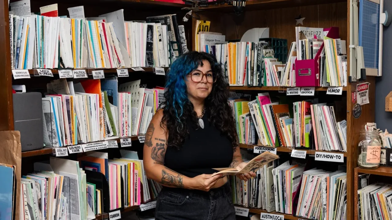 A Texas Living Room Becomes a 3,000-Zine Archive