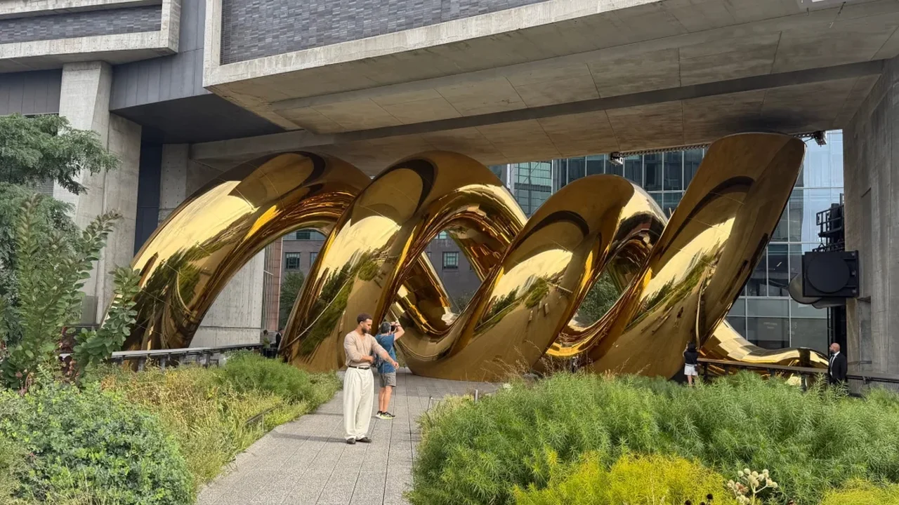High Line Hosts a Serpentine Public Art Installation