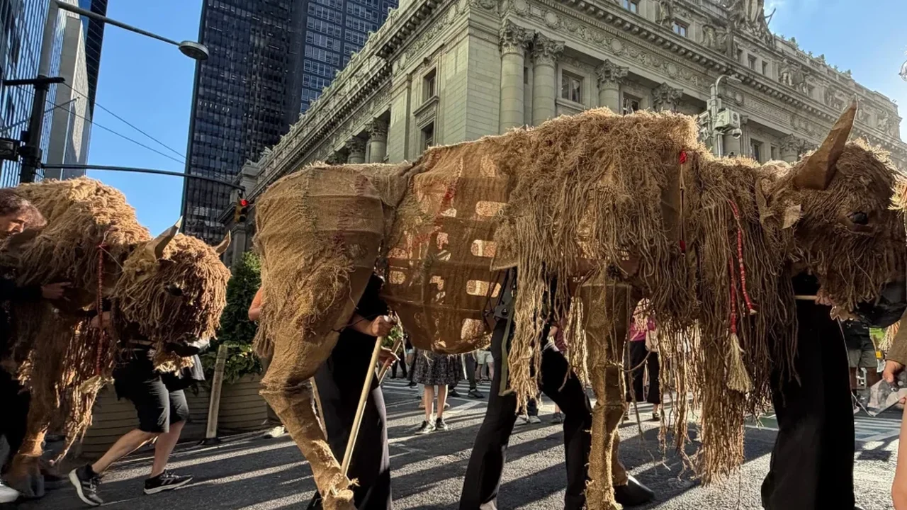 Buffalo Puppets Bring Indigenous Memory to New York's Historic Streets