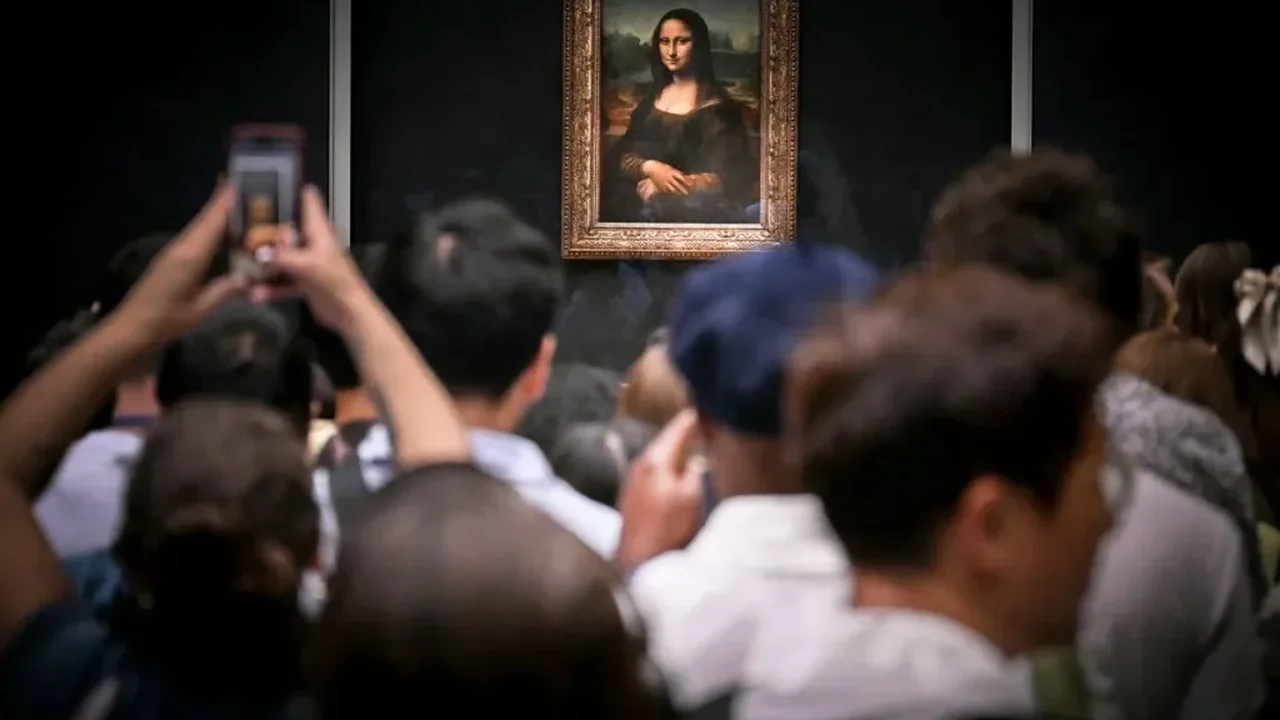 Louvre Enhances Gallery Protocols as Visitors Display Unauthorised Paintings Near Mona Lisa