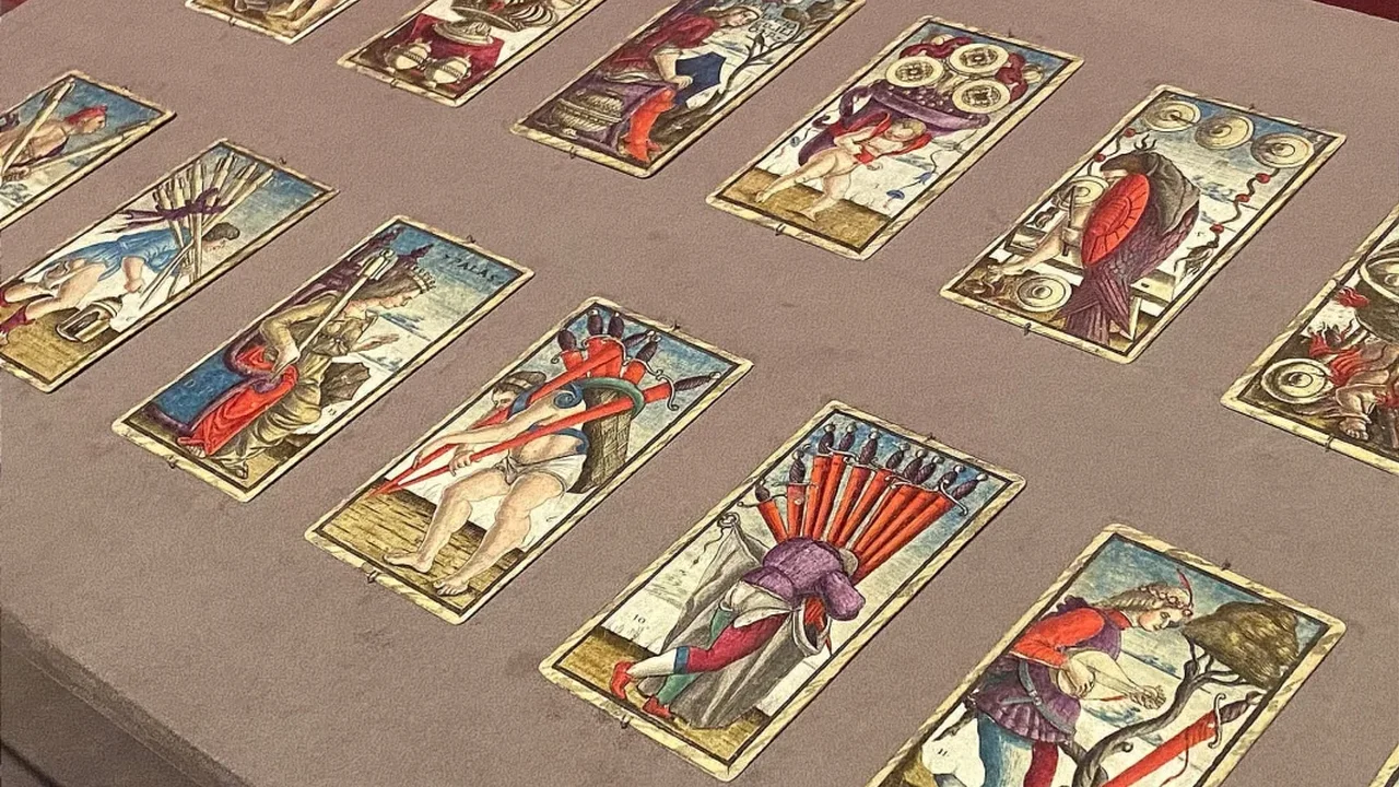 Tarotun 500 Yıllık Yolculuğu: Rönesans Sembolünden Modern Yaratıcılığa
