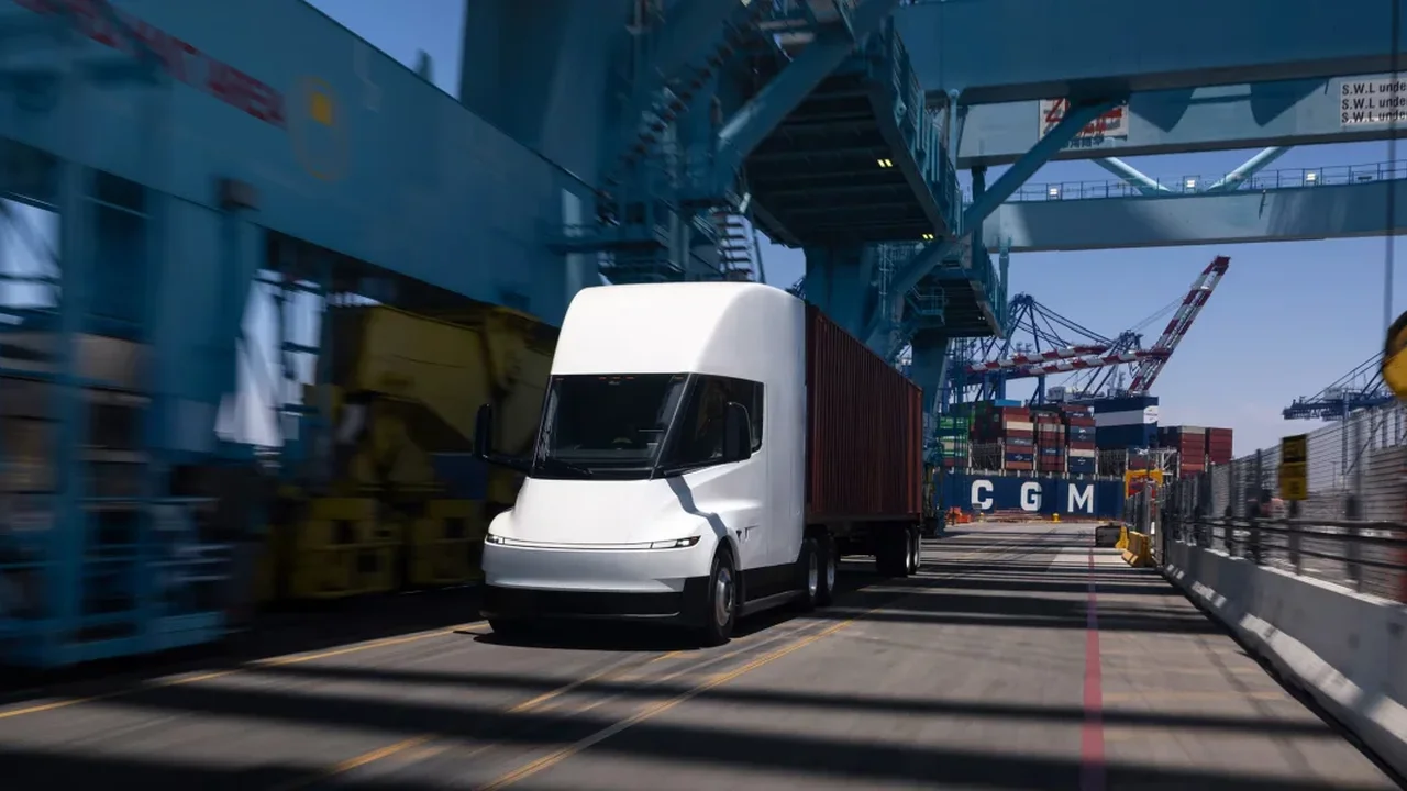 Tesla Semi Begins Customer Deliveries With Long-Range Electric Freight Focus