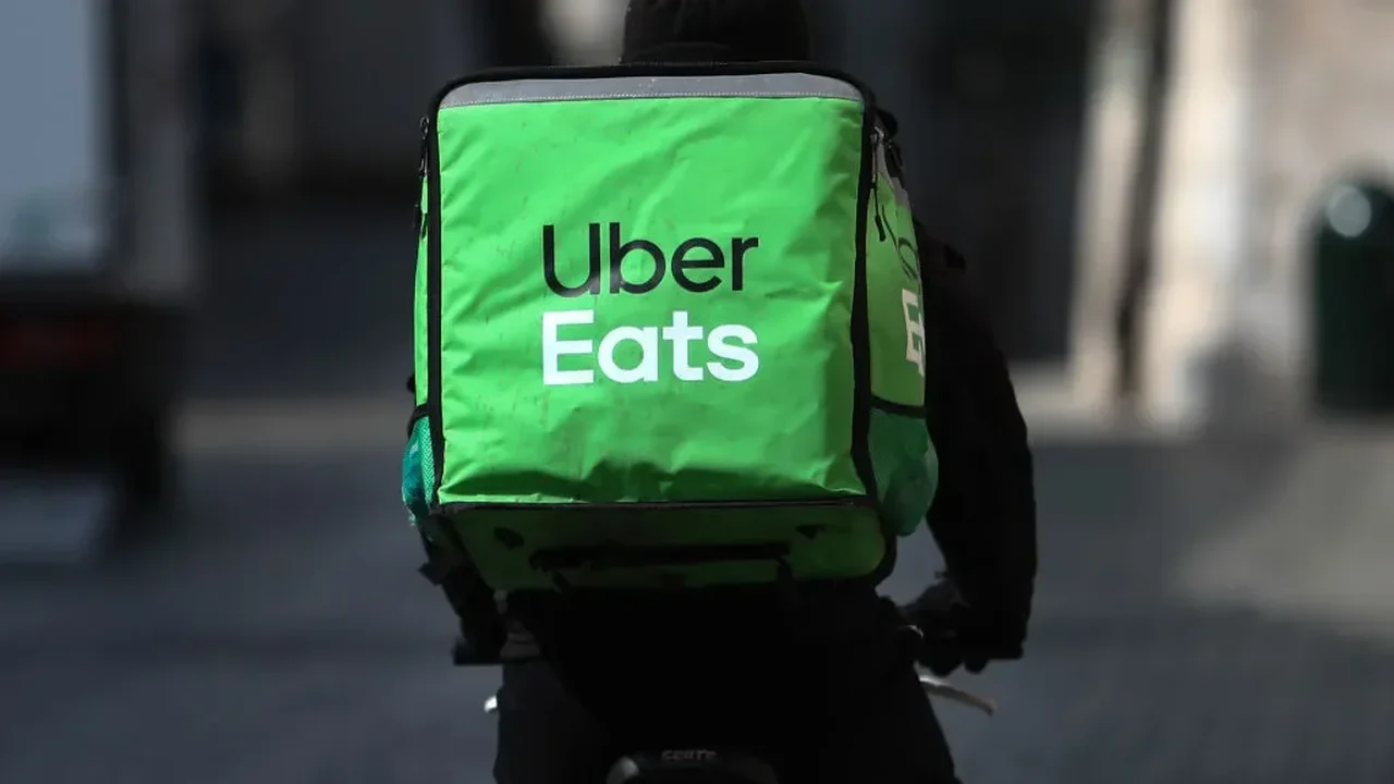 Uber Eats, ezCater Satın Alımıyla Kurumsal Yemek Hizmetlerine Açılıyor