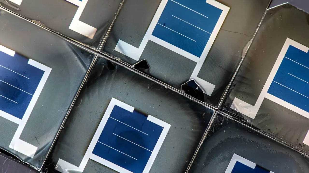 Tandem Solar Panels Aim to Deliver Up to 25% More Power From the Same Space
