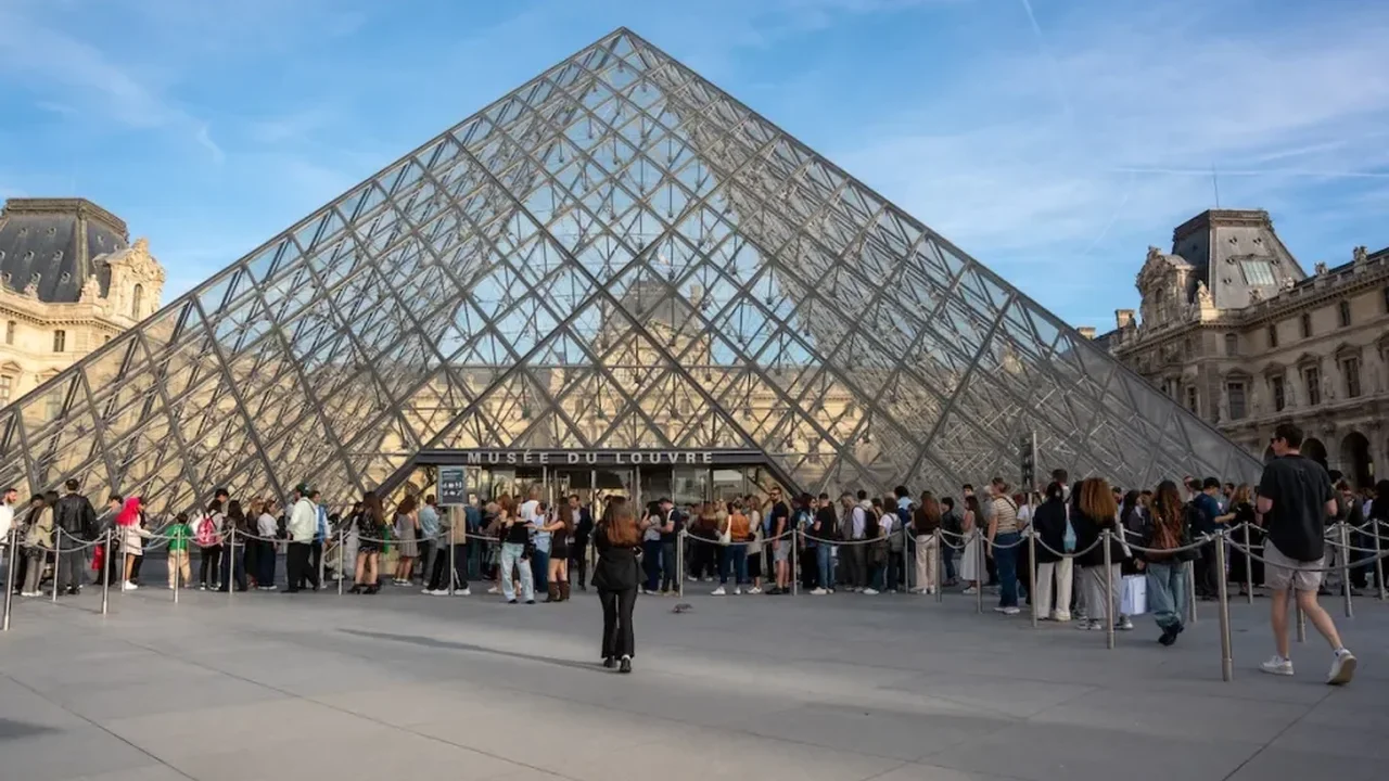 Louvre Chief Calls for Modernization to Secure the Museum's Future