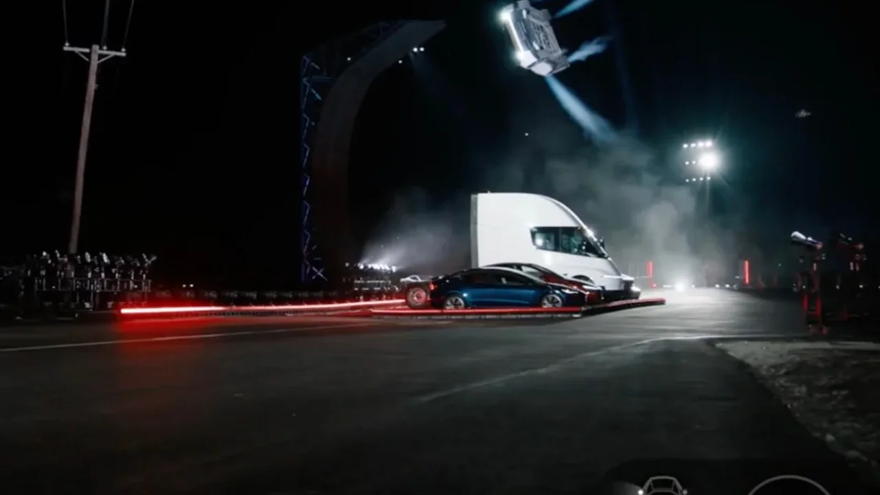 Tesla Unveils Roadster With SpaceX-Inspired Thrusters