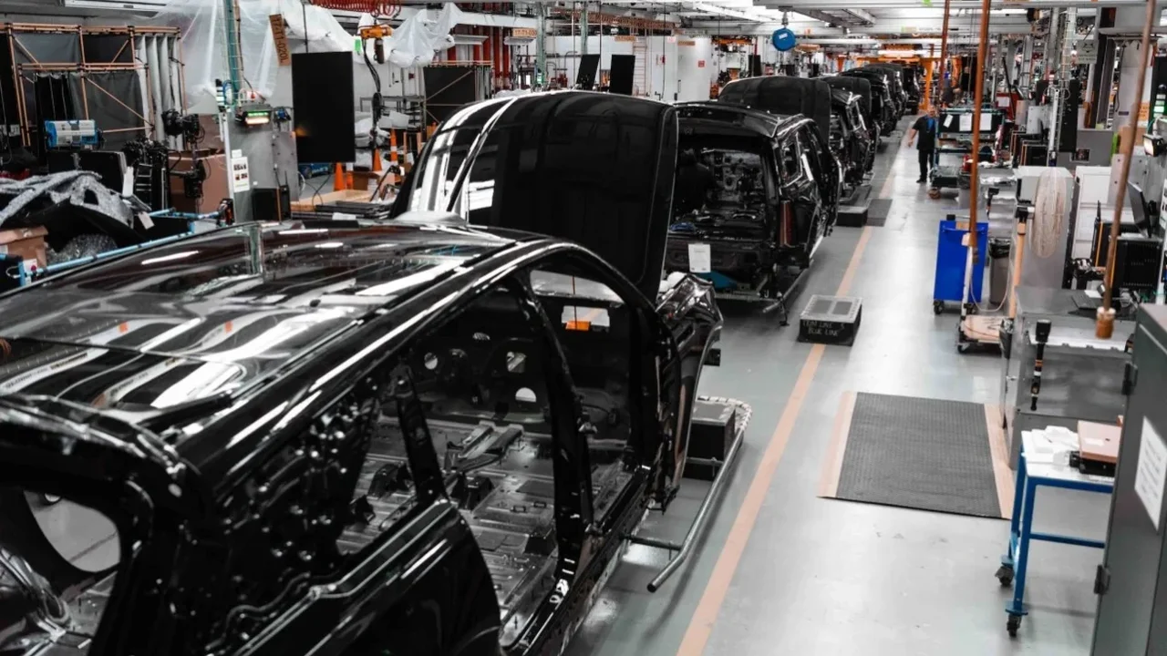 GM'nin yeni elektrikli araç platformunda yapay zekâ ve merkezi işlem gücü öne çıkıyor