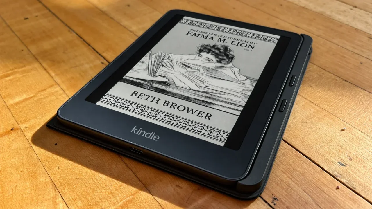 Amazon Adds Physical Page-Turn Buttons to Select Kindles With a $79.99 Cover