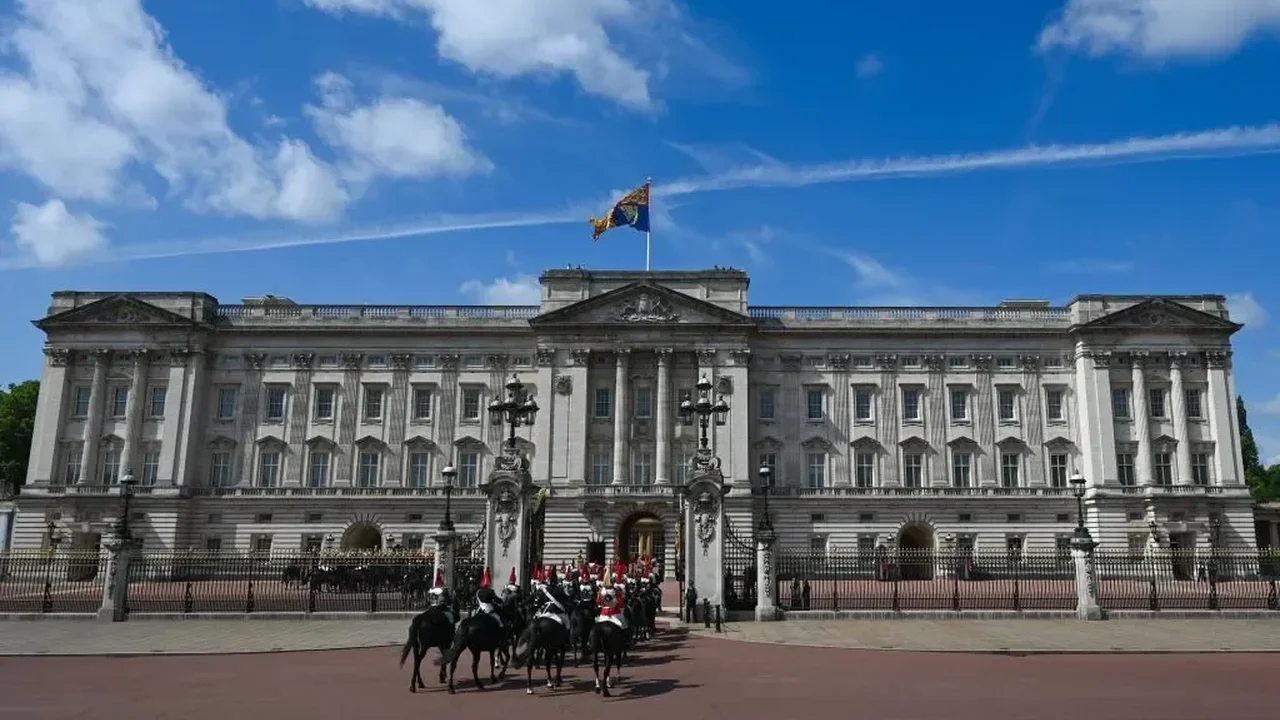 UK Art Market Reaches £8 Billion as Growth Trails Global Rivals