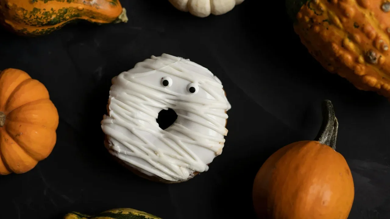 Halloween Candy and the Gut: Which Treats Offer More Microbiome-Friendly Ingredients?